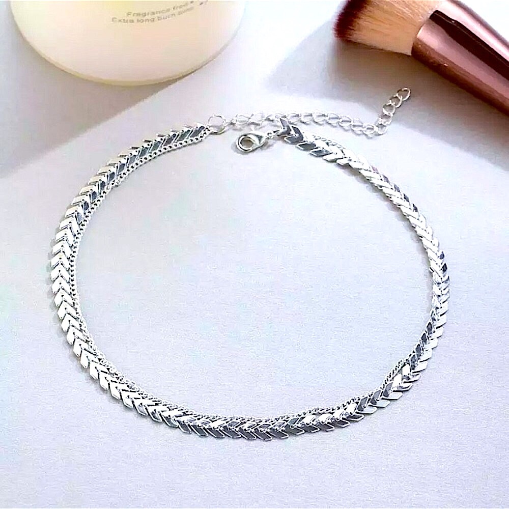 ⚜️[𝟯/$𝟭𝟴]⚜️2 Layered Silver Arrow Choker NEW - Picture 2 of 10